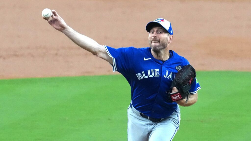 Max Scherzer gets ball for Blue Jays in Game 7 for possible final career start Max scherzer 11125.jpg