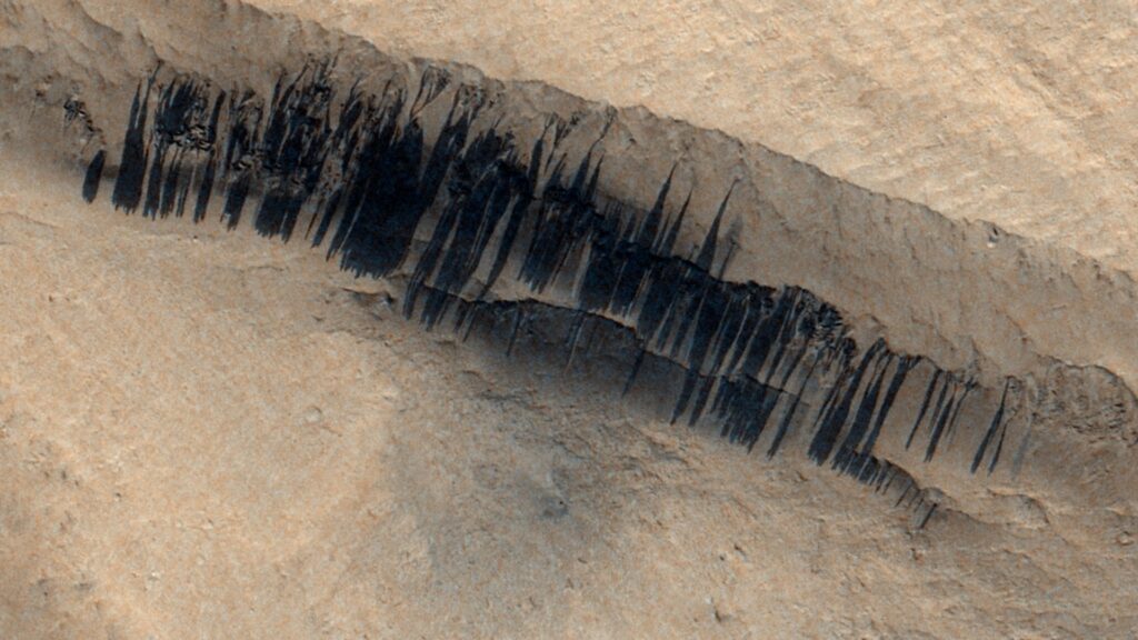 Mars orbiter spies ‘barcode’ aftermath of rare Red Planet avalanche caused by meteoroid impact N6bsuFNdEfQsqosuPDPgcH 1920 80.jpg