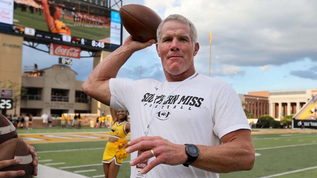 Nfl brett favre 111125 1.jpg