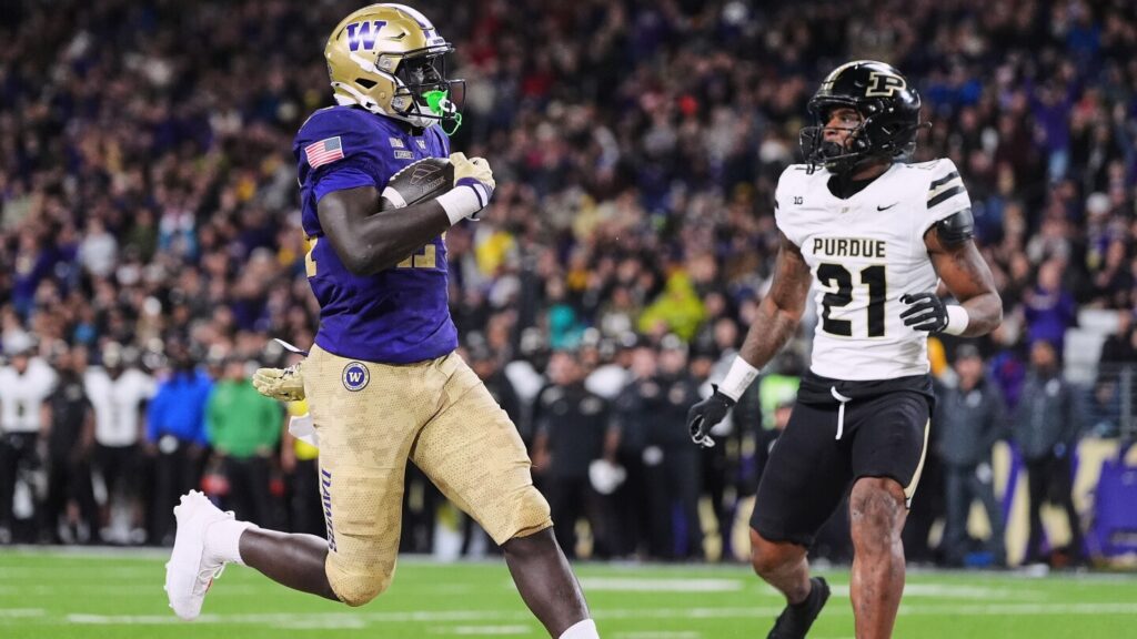 Adam Mohammed rushes for career-high 3 touchdowns, Washington trounces Purdue 49-13 Urlhttps3A2F2Fassets.apnews.com2Fbf2F882Fa271e0f3965b72140cbbb72d399e2F971453ee3db84aff8981.jpeg