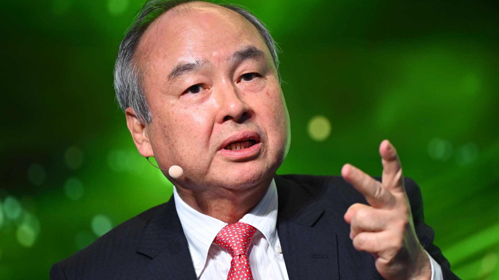 Softbank fulfills $40 billion OpenAI backing, sources tell CNBC 108246651 1767105043132 108246651 1767103912282 gettyimages 2248717434 JAPAN FII.jpeg