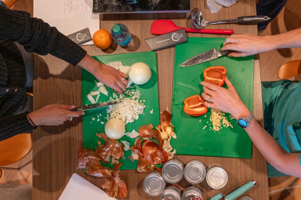 Medical residents learn lifestyle medicine in Columbia HOW L DOCTORSCOOK 1203 2.jpg