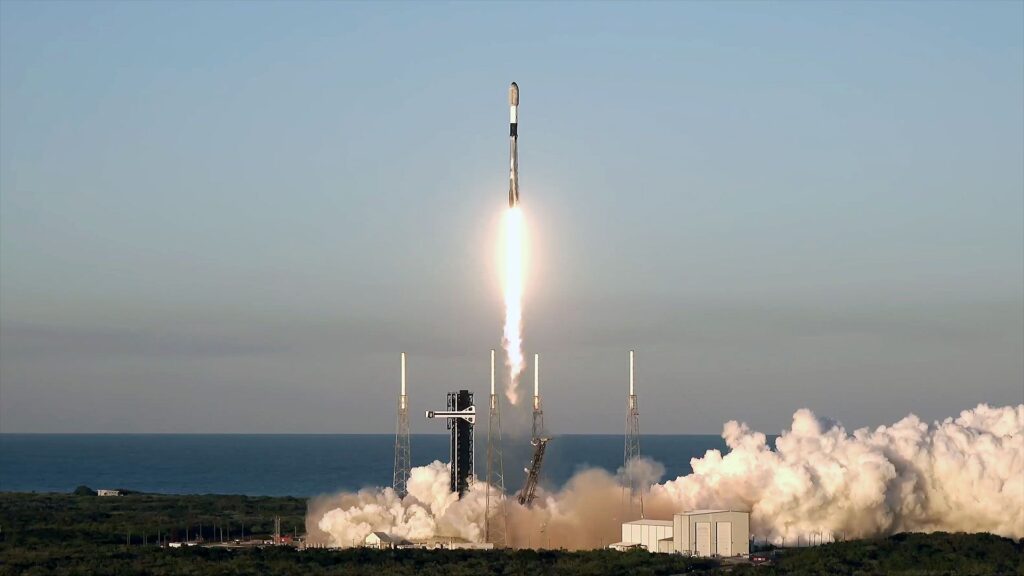 SpaceX launches Starlink satellites from Florida on worldwide 300th orbital flight of 2025 ZhDkDskntLbGydfqhzV53f 1920 80.jpg